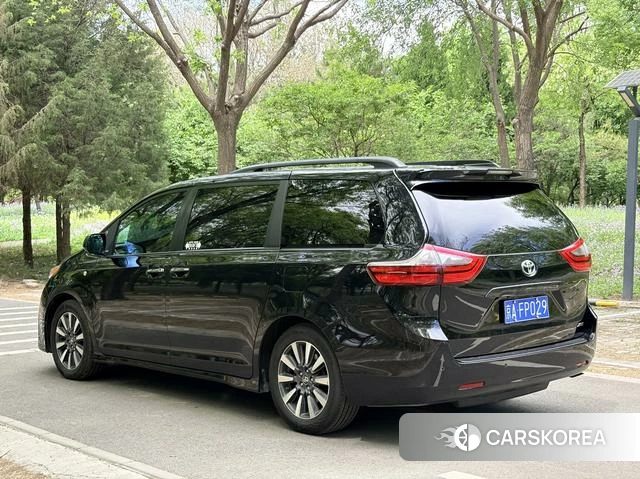 Toyota Sienna id 4253475 из Китая 12