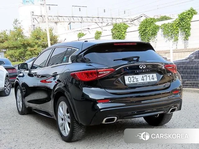 Infiniti Q30 id 3324913 из Кореи 12
