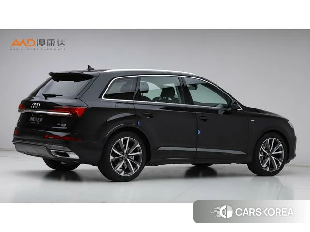 Audi Q7 2022 Черный из Китая, фото 4