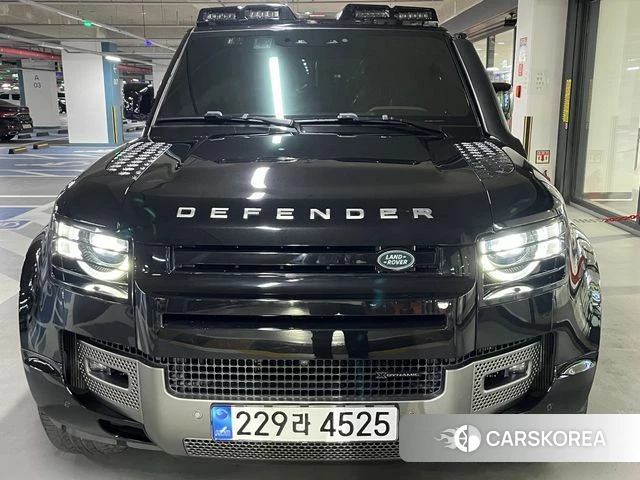 Land Rover Defender (L663) 2023 Черный из Кореи, фото 3