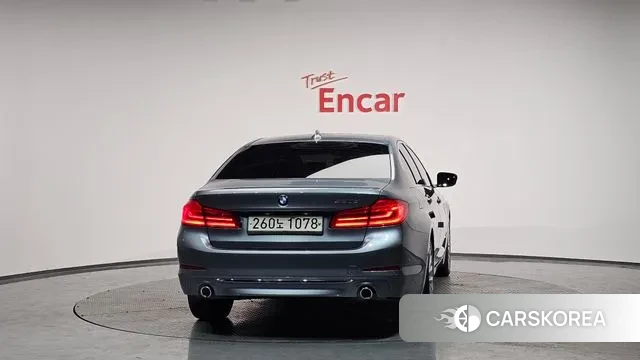 BMW 5 Series (G30) id 3504846 из Кореи 13