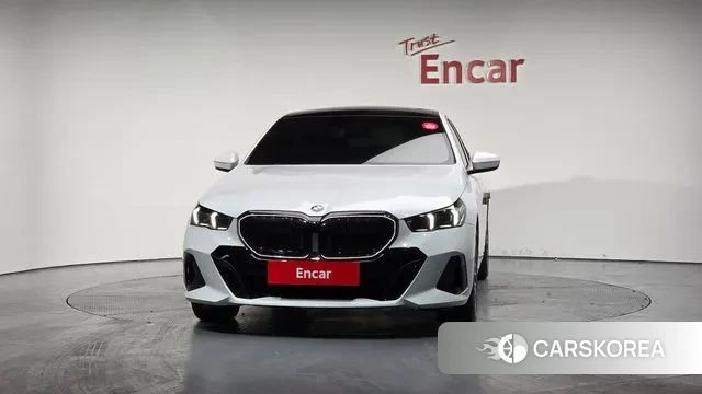 BMW 5 Series (G60) id 3451941 из Кореи 13