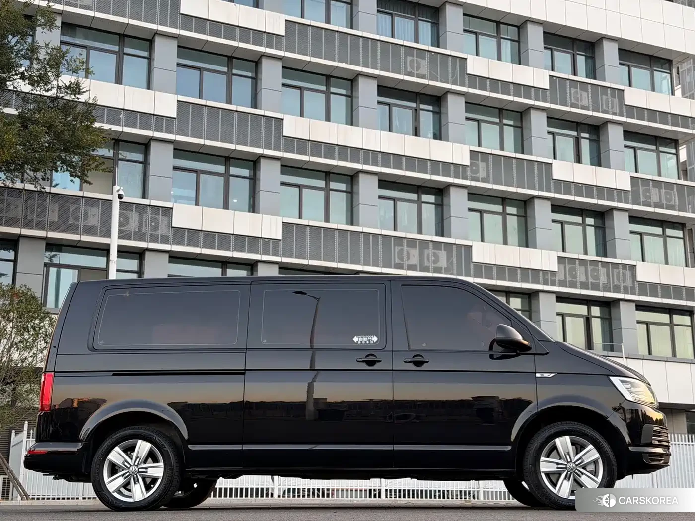 Volkswagen Caravelle 2018 Черный из Китая, фото 3
