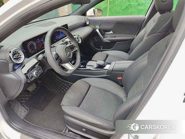 Mercedes-Benz Class A 2023 Белый из Китая, фото 3