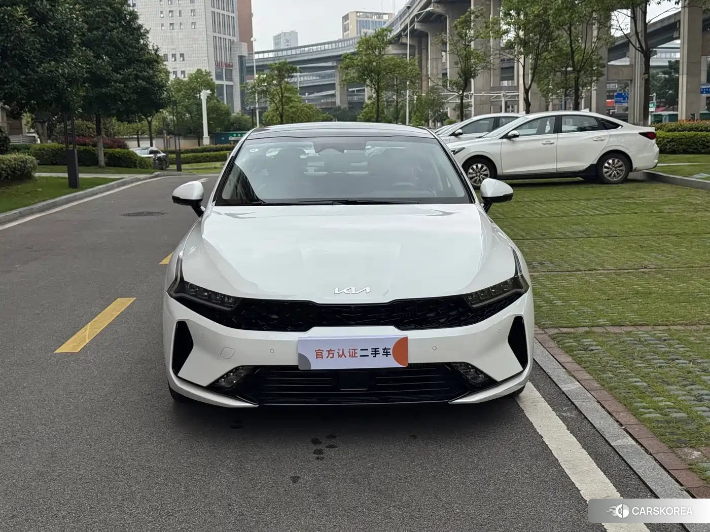 Kia K5 2025 Белый из Китая, фото 5