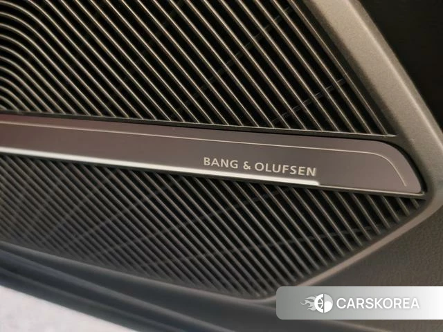 Audi Q5L 2022 Черный из Китая, фото 6