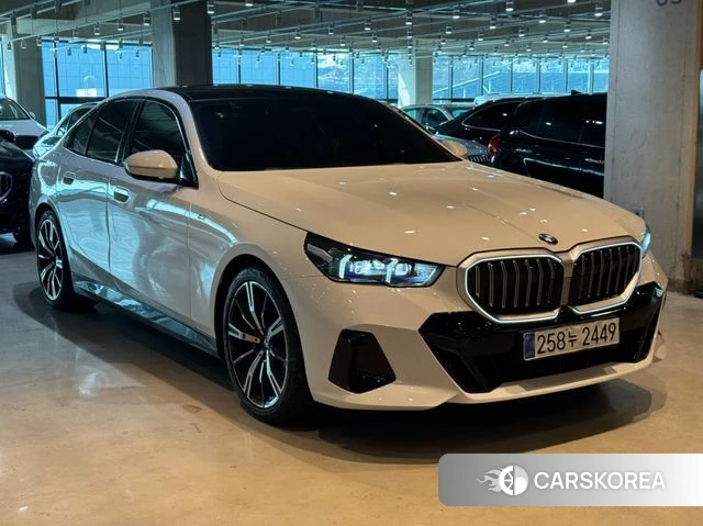 BMW 5 Series (G60) 2024 Белый из Кореи, фото 6