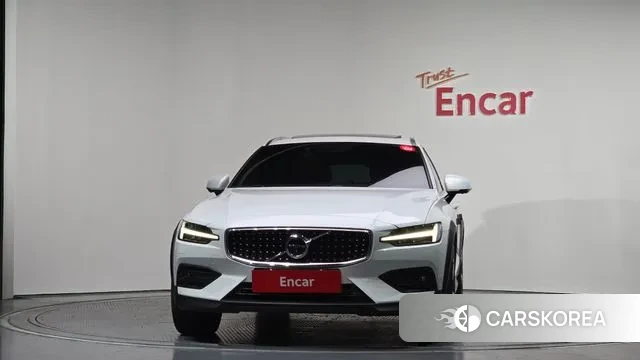 Volvo V60 Cross-Country 2nd Generation id 3479973 из Кореи 13