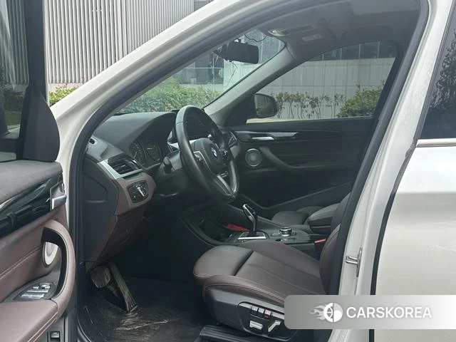 BMW X1 2022 Белый из Китая, фото 2