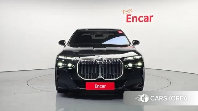 BMW 7 Series (G70) id 3446989 из Кореи 13