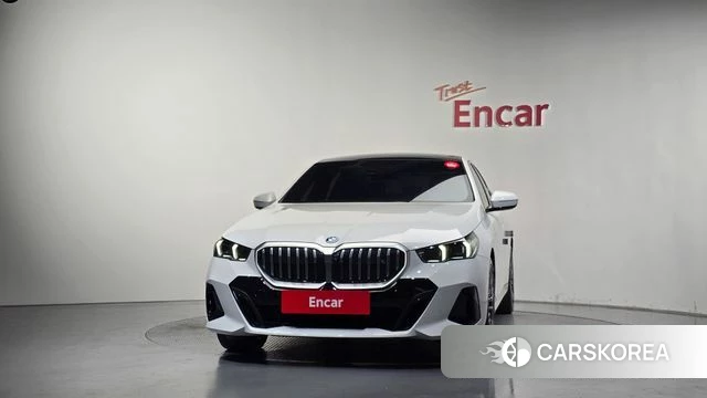 BMW 5 Series (G60) id 4681565 из Кореи 23