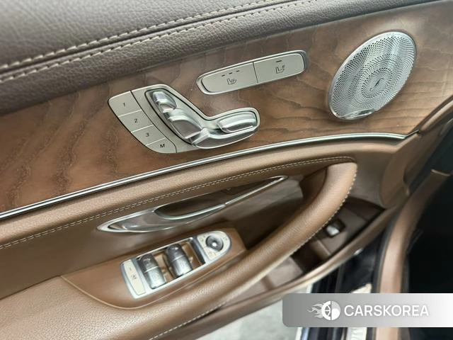 Mercedes-Benz E-class id 4216877 из Китая 3