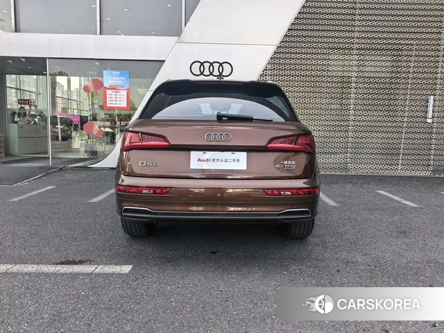 Audi Q5L id 3890655 из Китая 12