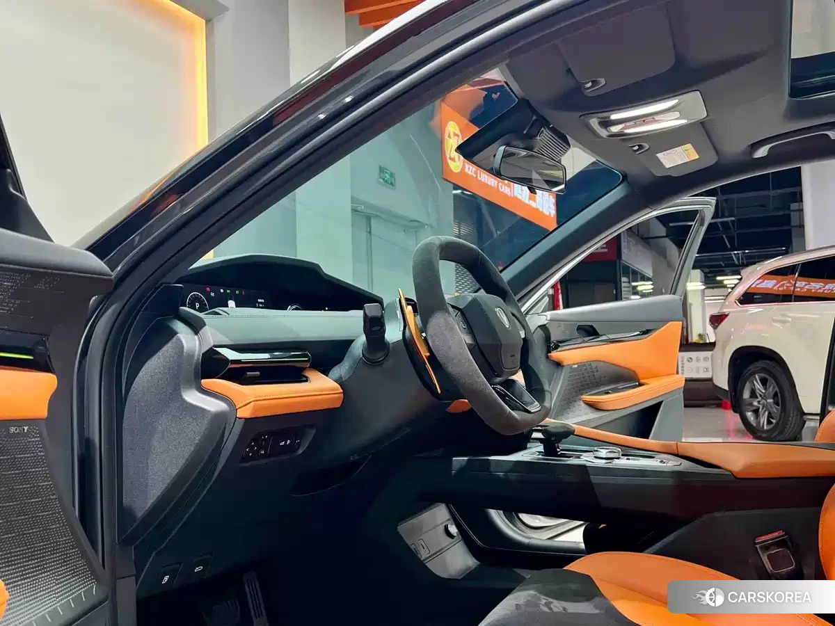Chang'an Changan UNI-V 2024 Silver/gray из Китая, фото 3