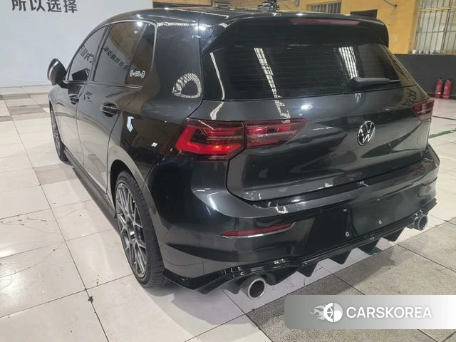 Volkswagen Golf GTI 2022 Черный из Китая, фото 3