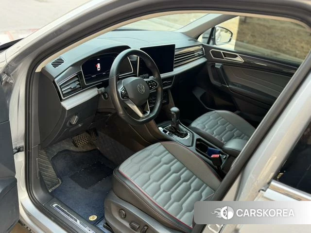 Volkswagen Tiguan L PHEV 2024 Серебристо-серый из Китая, фото 3