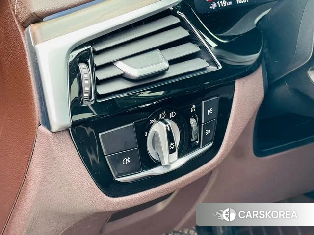 BMW 5 series PHEV id 4210303 из Китая 21