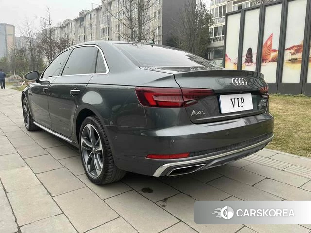 Audi A4L 2020 Темно-серый из Китая, фото 3