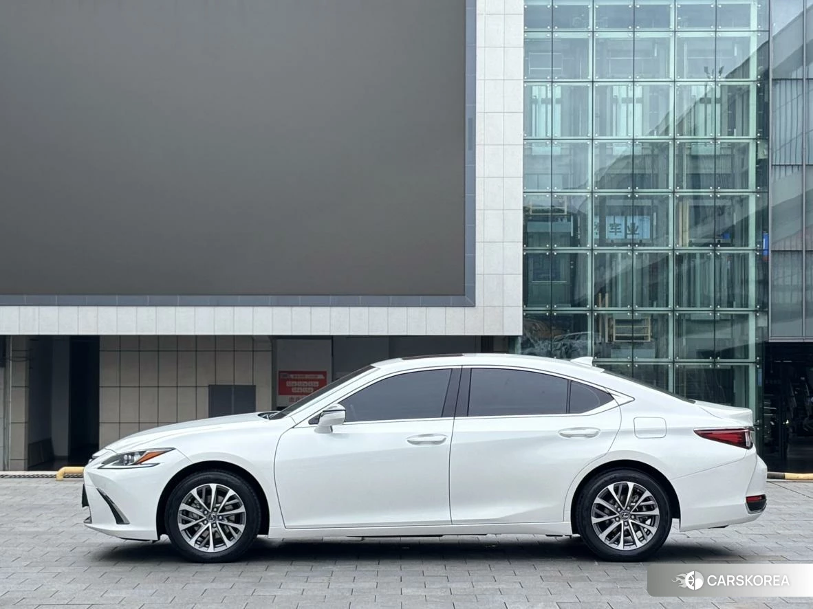 Lexus ES id 4510540 из Китая 8