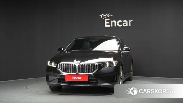 BMW 5 Series (G60) id 4505313 из Кореи 23