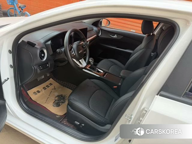 Kia K3 2022 Белый из Китая, фото 3