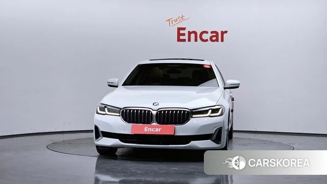 BMW 5 Series (G30) id 3898833 из Кореи 13