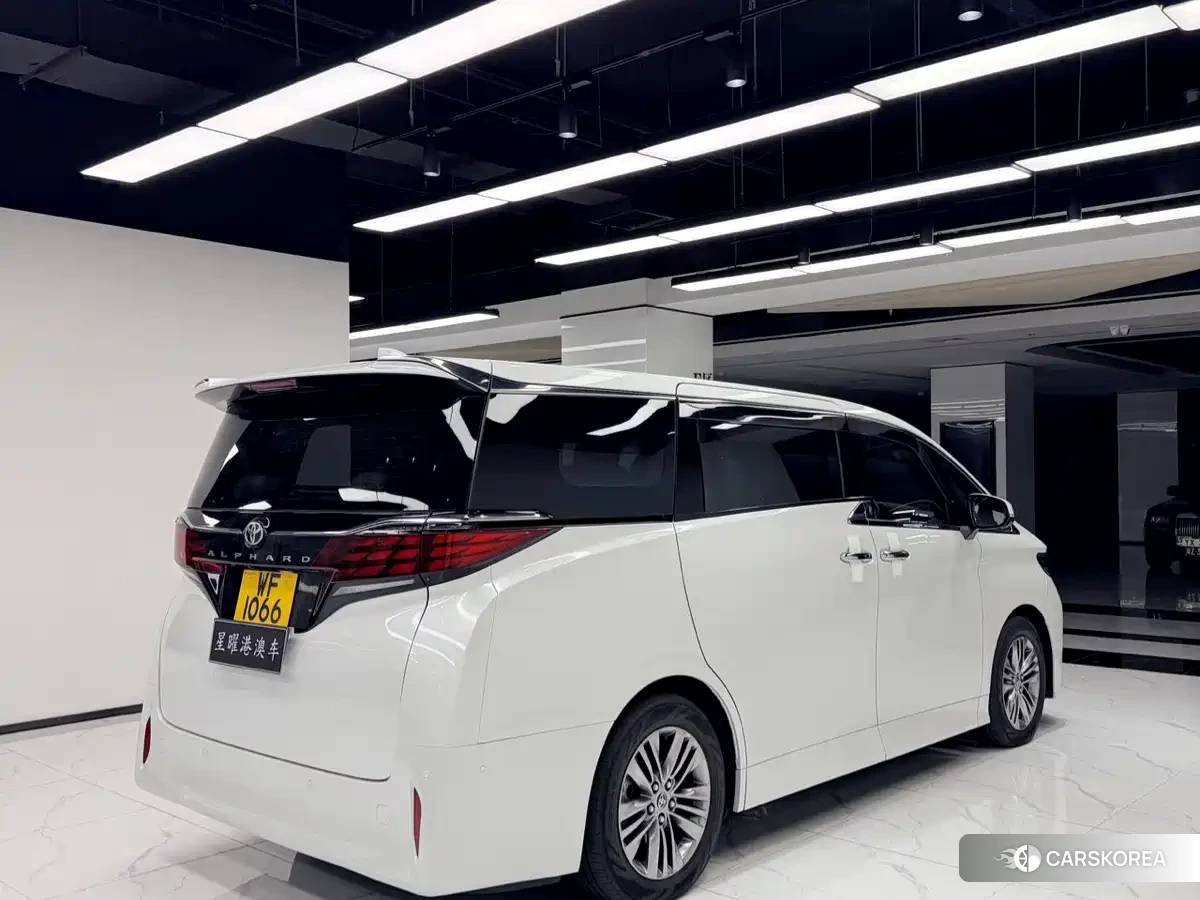 Toyota Alphard 2025 Белый из Китая, фото 3