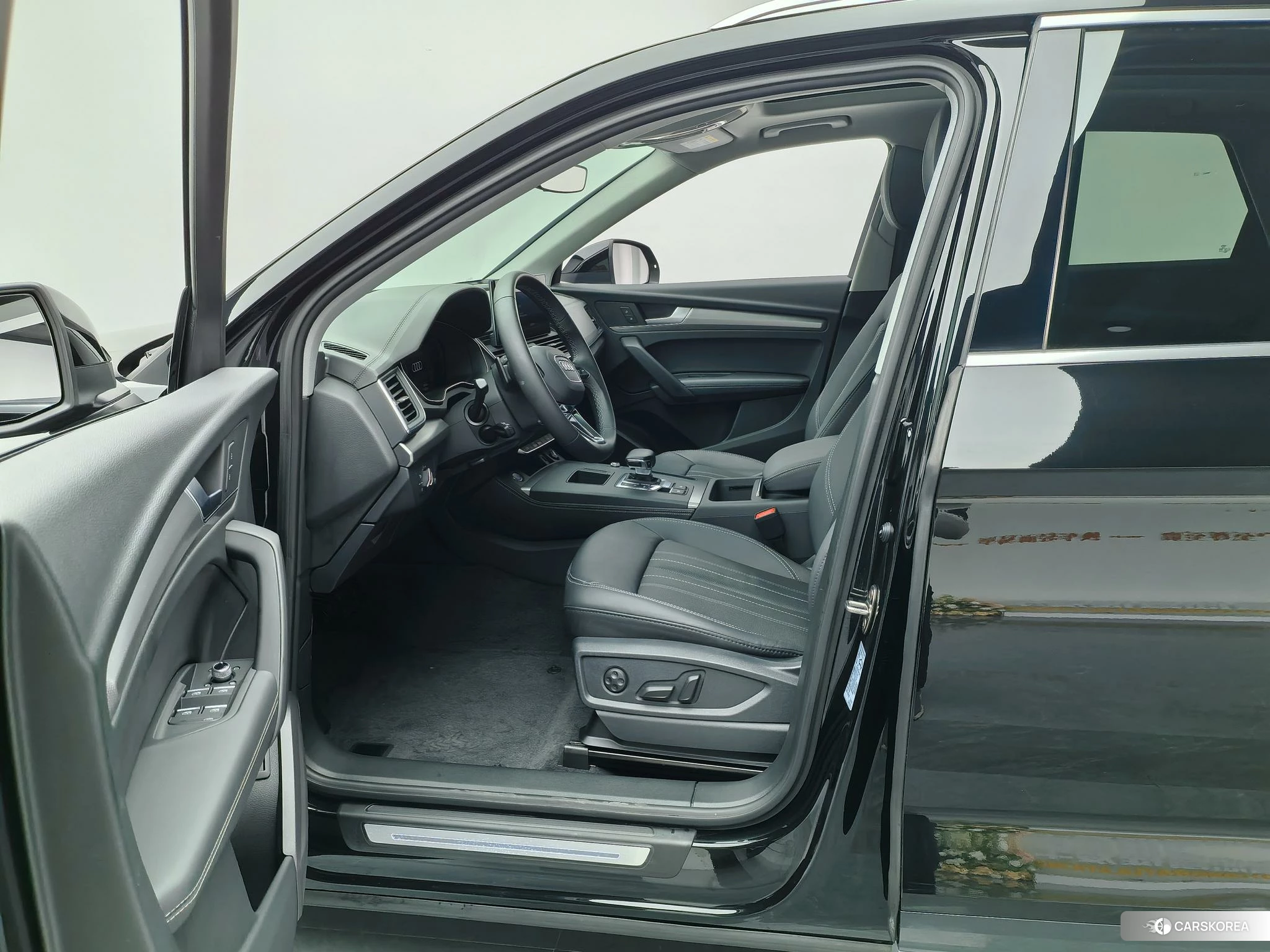 Audi Q5L id 4467542 из Китая 13