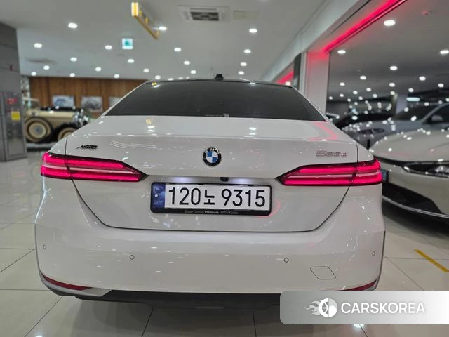BMW 5 Series (G60) id 4400752 из Кореи 11