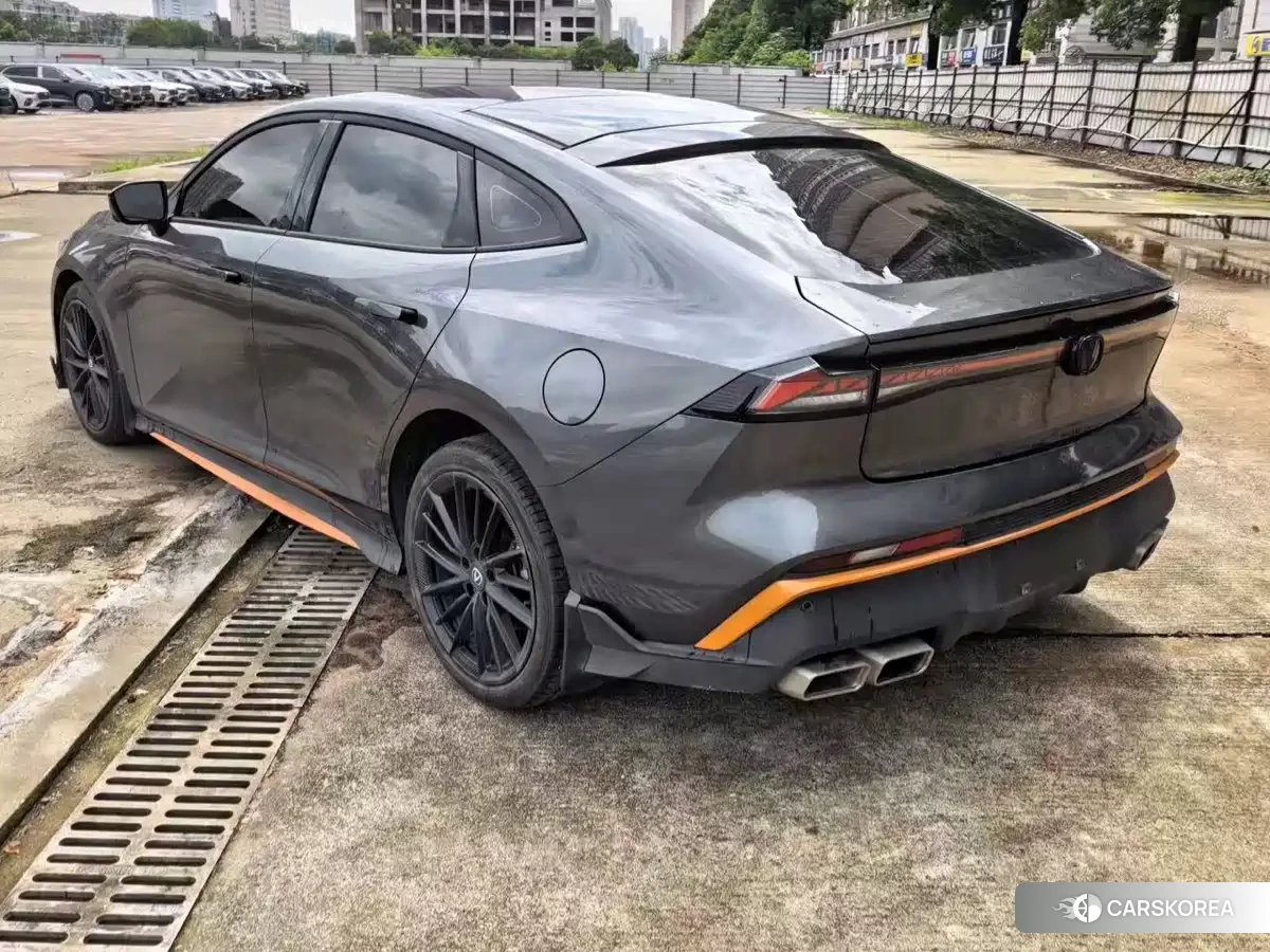 Chang'an Changan UNI-V 2025 Silver/gray из Китая, фото 3