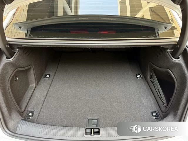 Audi A4L id 4258321 из Китая 8