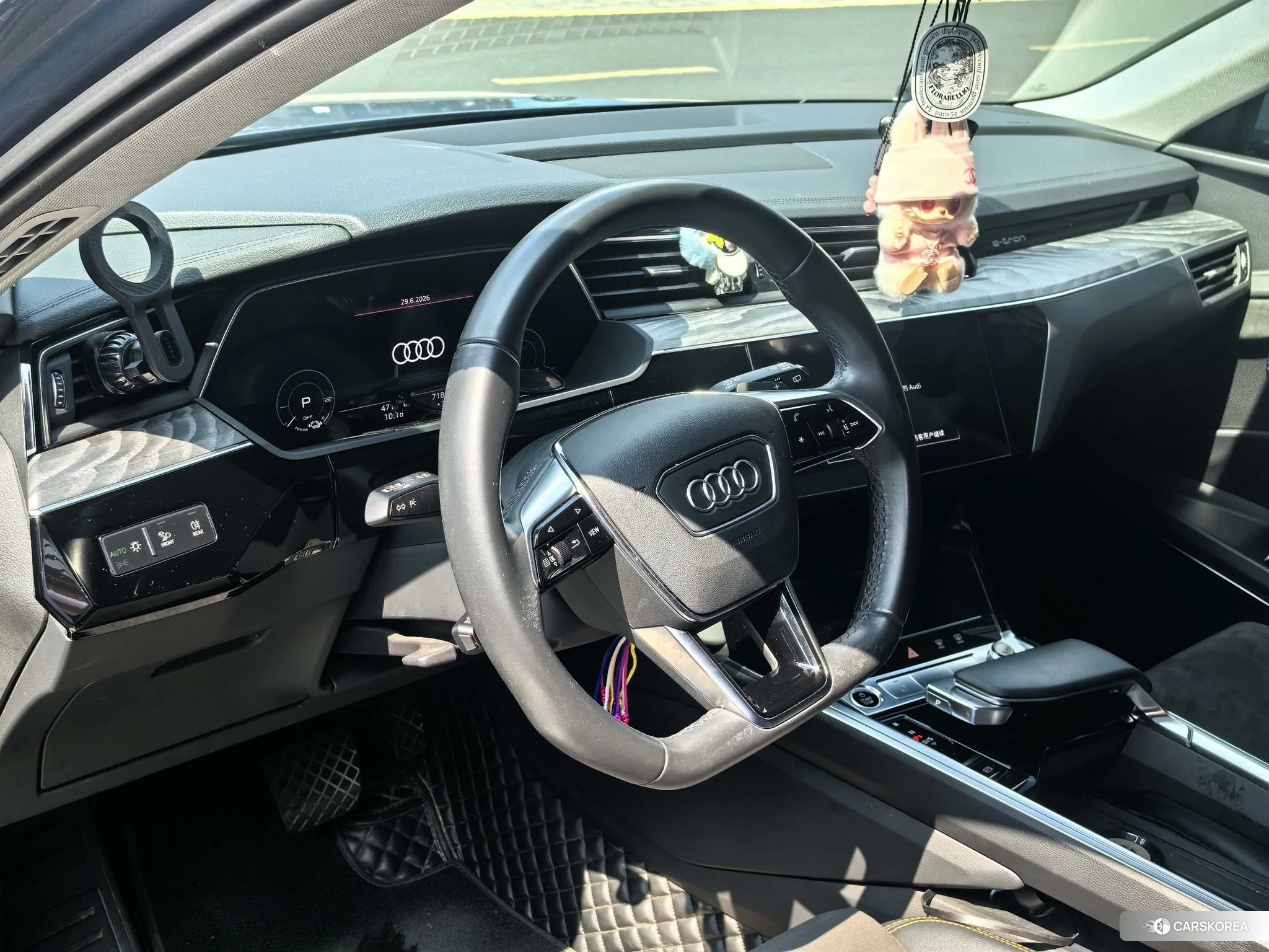 Audi e-tron 2021 Серебристо-серый из Китая, фото 6