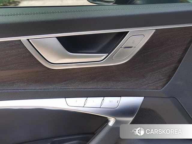 Audi A6L id 4213407 из Китая 11