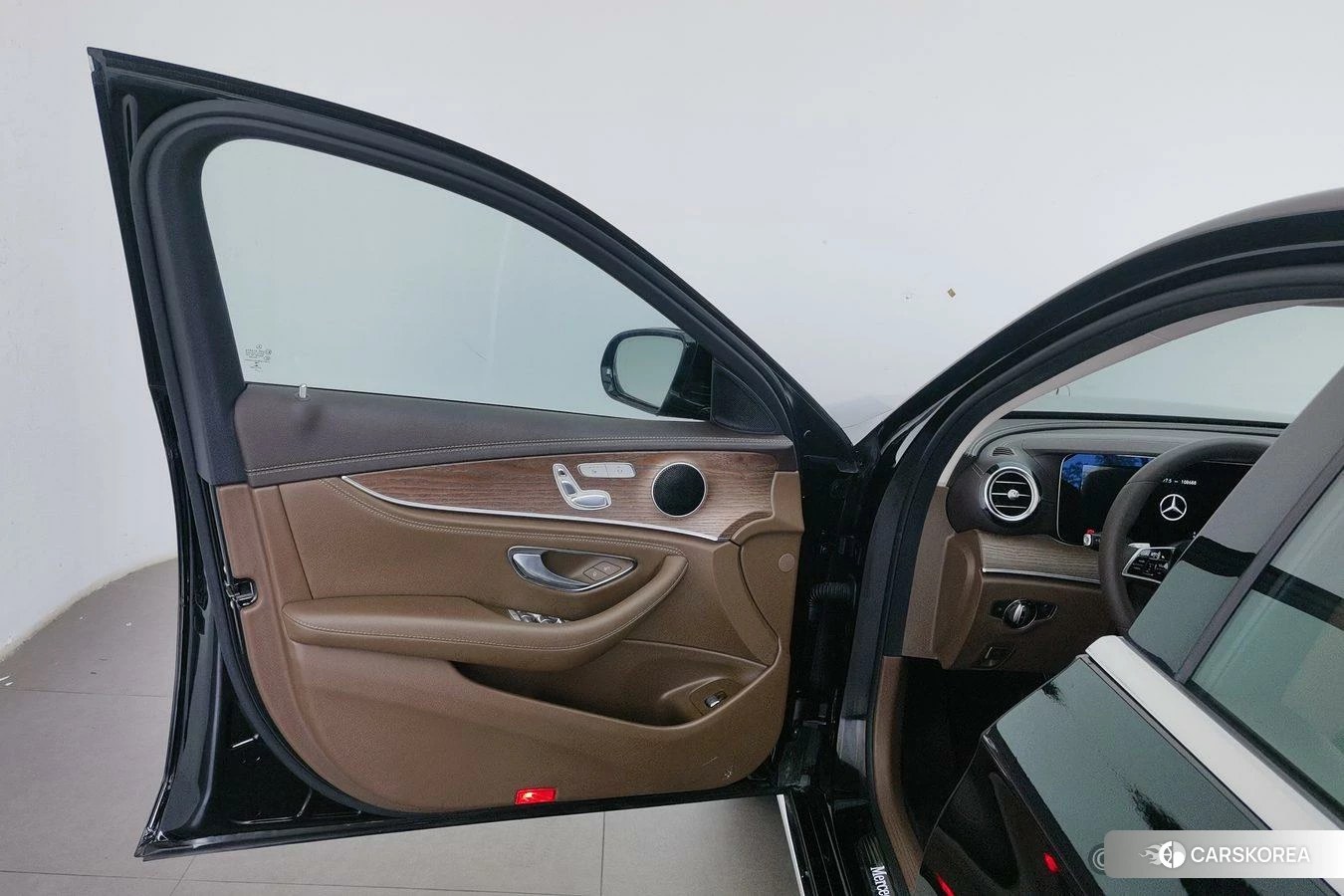 Mercedes-Benz E-Class id 4513632 из Китая 17
