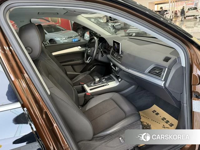 Audi Q5L id 3882642 из Китая 15