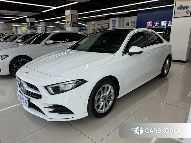 Mercedes-Benz Class A 2022 Белый из Китая, фото 3
