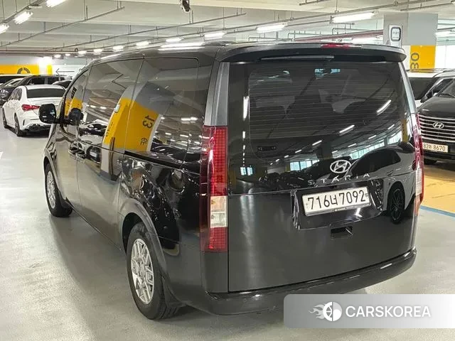 Hyundai Staria 2023 Черный из Кореи, фото 6