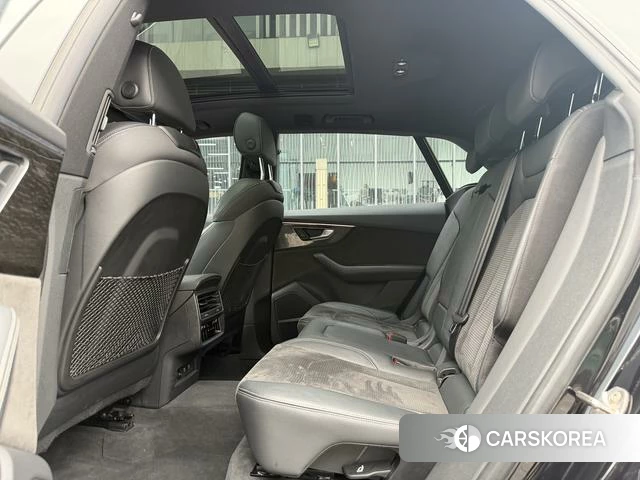 Audi Q8 2021 Черный из Китая, фото 3