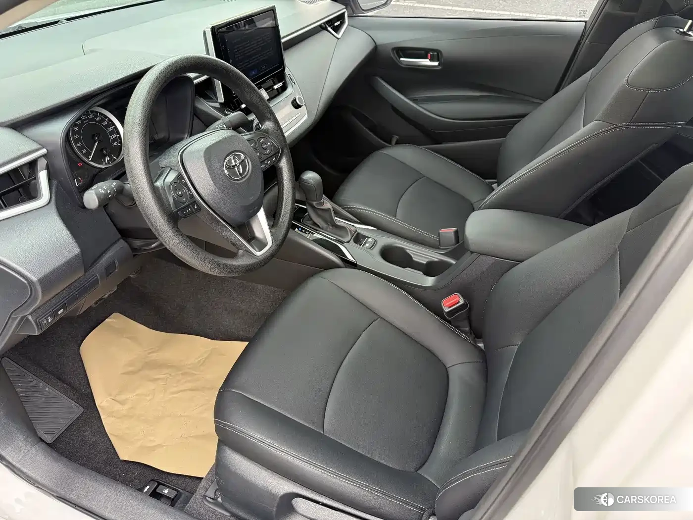 Toyota Corolla 2023 Белый из Китая, фото 3