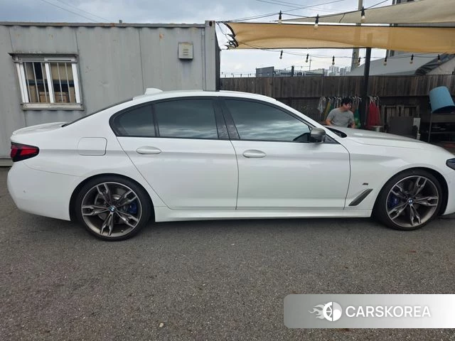 BMW 5 Series (G30) 2022 Белый из Кореи, фото 6