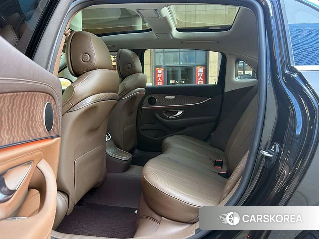 Mercedes-Benz E-class id 4374597 из Китая 8
