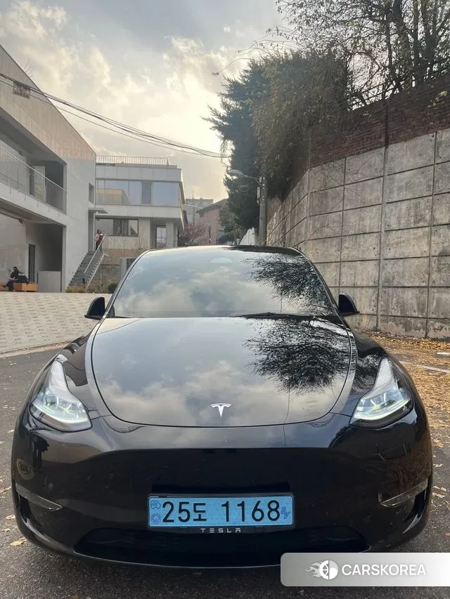 Tesla Model Y 2023 Черный из Кореи, фото 3