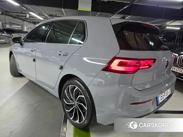 Volkswagen Golf 8th Generation 2023 Серебристо-серый из Кореи, фото 3