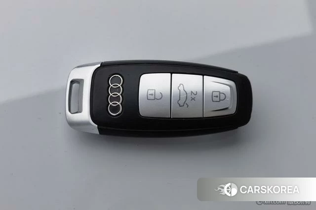 Audi A7L id 4275678 из Китая 17