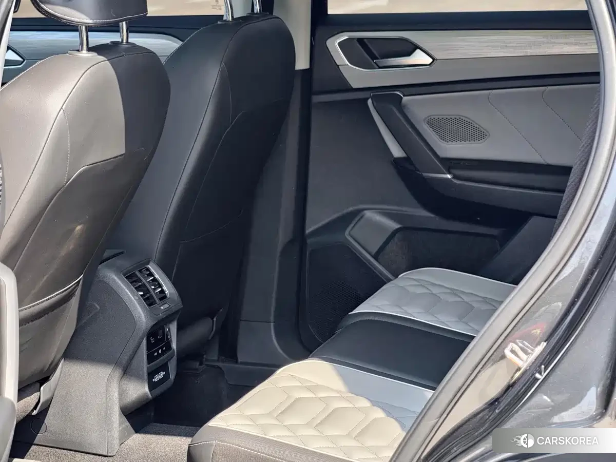 Volkswagen Tayron 2023 Черный из Китая, фото 3