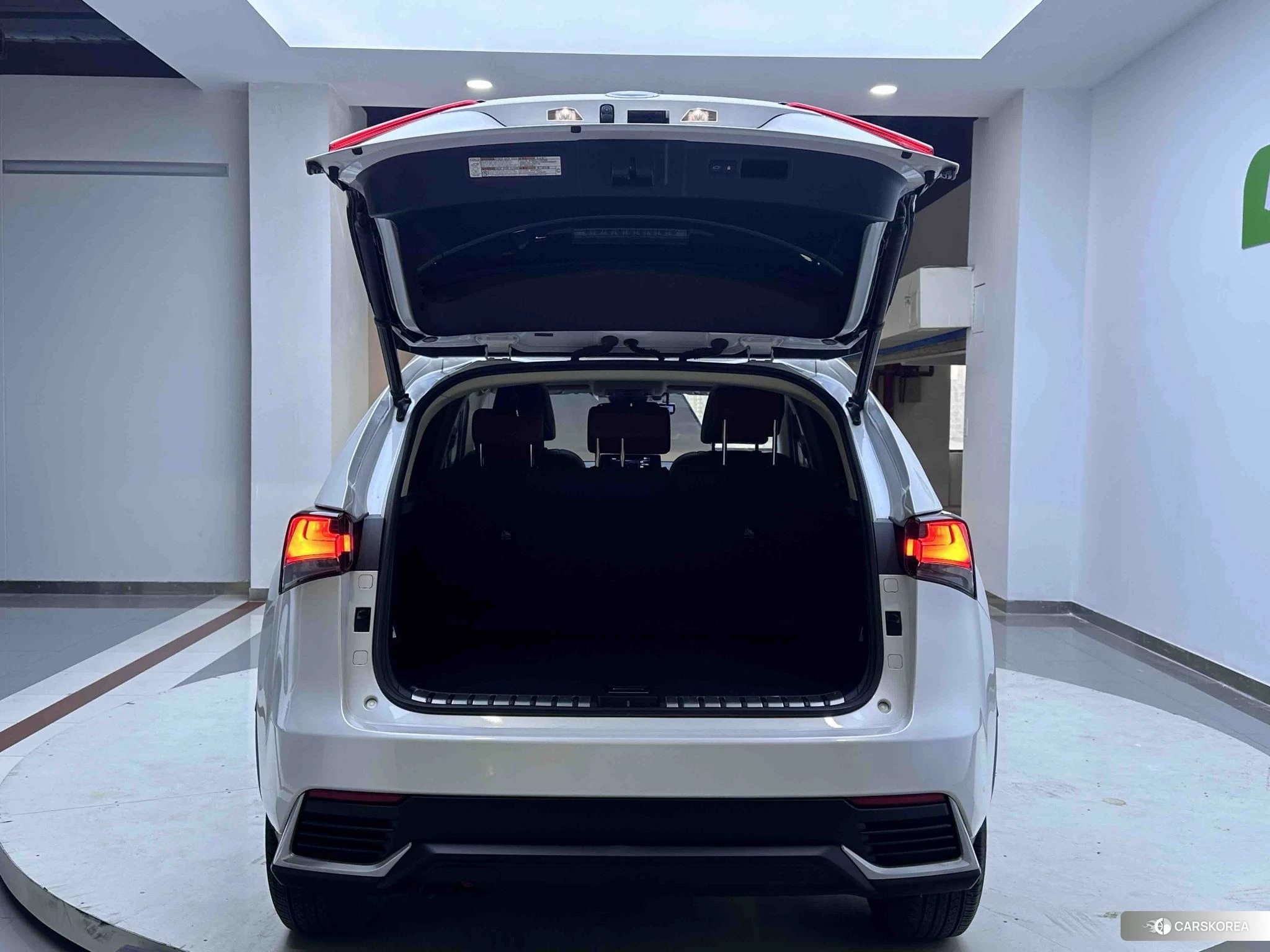 Lexus NX id 4455402 из Китая 16