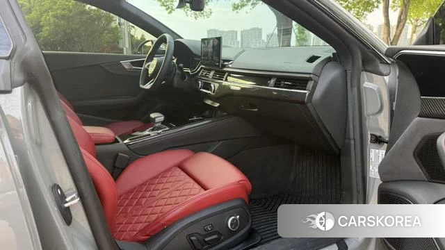 Audi S5 2023 Темно-серый из Китая, фото 6