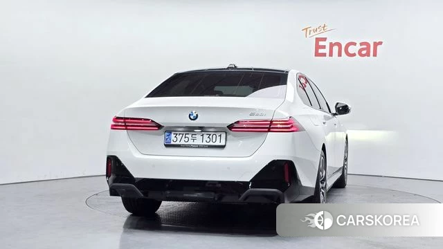 BMW 5 Series (G60) id 4591102 из Кореи 23