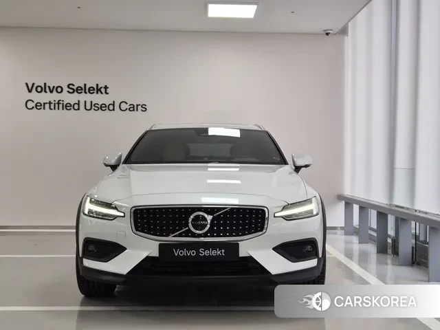 Volvo V60 Cross-Country 2nd Generation id 3235733 из Кореи 13