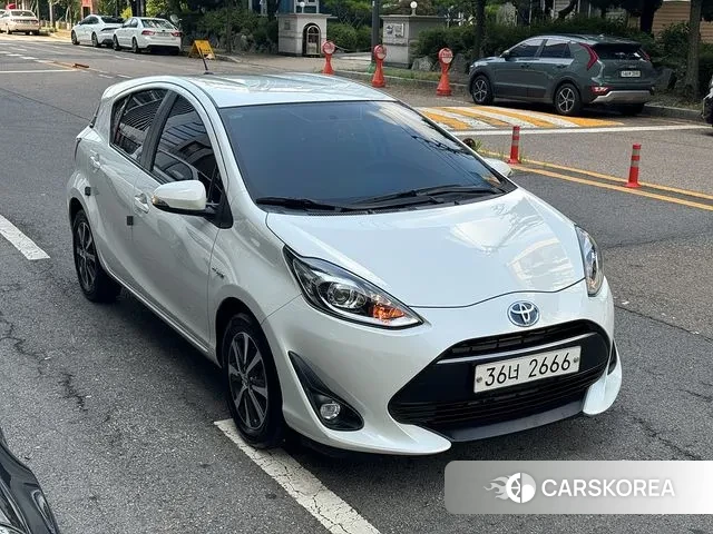 Toyota Prius C id 3000409 из Кореи 13
